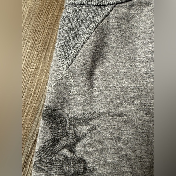 Yuengling Beer Sweatshirt Pullover Crewneck Gray Comfy Size L XL Unisex - Picture 8 of 8